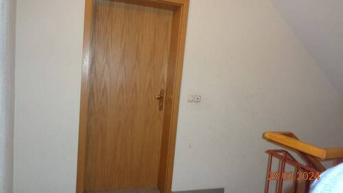 Treppenhaus Eingang zur Wohnung.JPG - 2 Zimmer Etagenwohnung in Naumburg (Saale)