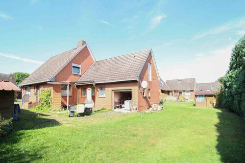Hinteransicht u. Garten - 6 Zimmer Einfamilienhaus zum Kaufen in Gülzow