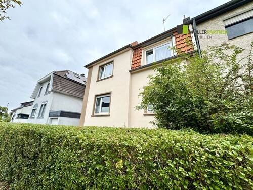 Vorderansicht rechts - 7 Zimmer Einfamilienhaus zum Kaufen in Aachen / Eilendorf