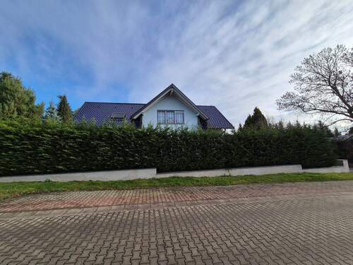 Straßenansicht - Einfamilienhaus mit 250,00 m&sup2; in Bad Schmiedeberg zum Kaufen