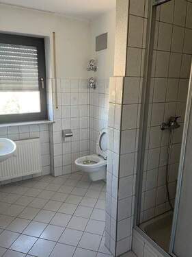 Tageslichtbad mit Dusche - 