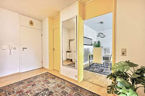 Diele - 3 Zimmer Etagenwohnung zum Kaufen in Taunusstein