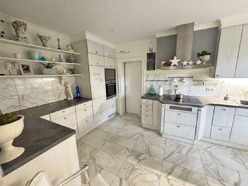 Küche - 6 Zimmer Mehrfamilienhaus, Wohnhaus in Tettnang