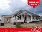 2510 Musterhaus - Musterhaus! Sehr geräumiger Neubaubungalow mit Winkelwalmdach und massiver Garage in Südlage