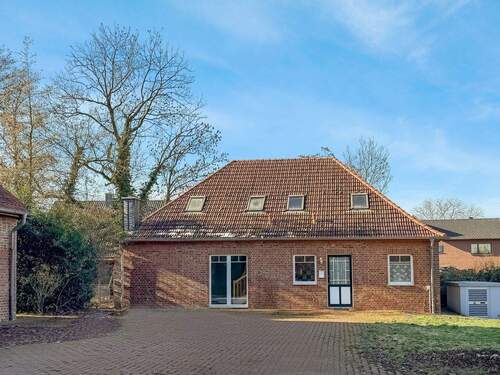 Bungalow - 1 Zimmer Mehrfamilienhaus, Wohnhaus in Hille