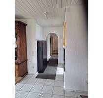 Ab 01.12.2025 WOHNEN AUF ZEIT all inklusiv Großzügige 2 Zimmer Wohnung, Küche, Bad, 2 KFZ Stellplätze - Singen (Hohentwiel) Friedingen