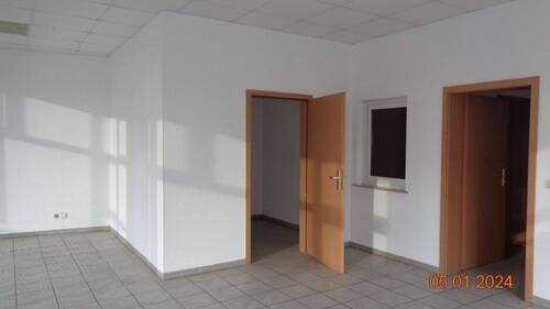 Blick zum Nebenraum.JPG - 