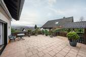 Terrasse - Einfamilienhaus mit 152,70 m&sup2; in Kadenbach zum Kaufen