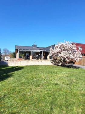 Gartenimpressionen - Verlieben garantiert: Gemütliches Zuhause mit Kamin & Wintergarten in Horneburg ***360 Grad Rundgang***