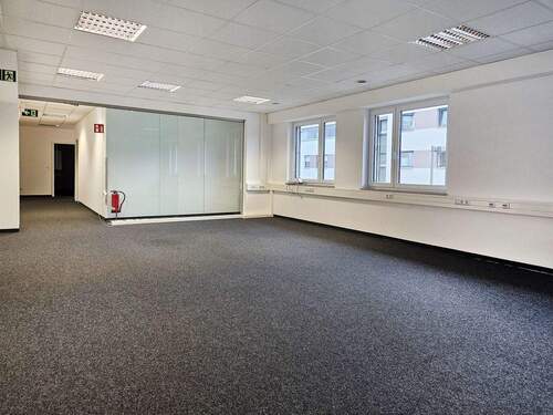 Großraum - Büro mit 210,00 m&sup2; in Friedrichshafen zur Miete