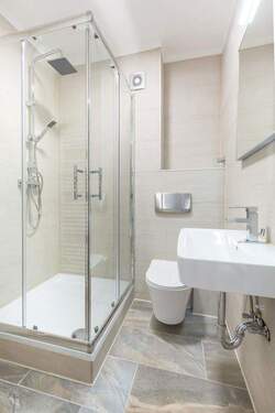 Bad - 3 Zimmer Etagenwohnung zur Miete in Bremen