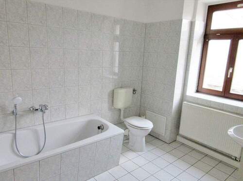Bad - Etagenwohnung mit 56,00 m&sup2; in Oschatz zur Miete
