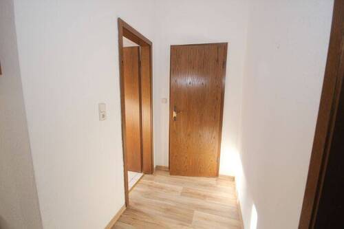 Flur - 3 Zimmer Etagenwohnung in Döbeln