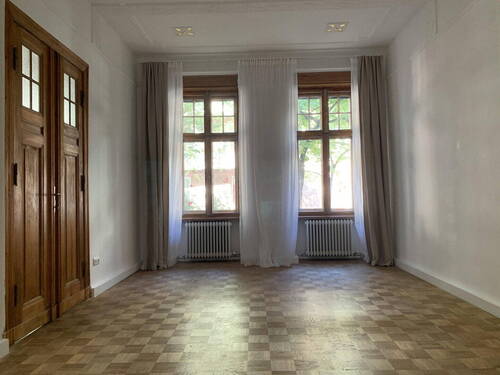 Großes Wohnzimmer - Exklusive Altbauwohnung mit Charme in Berlin-Halensee