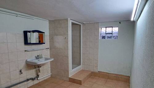 Dusche im Heizungsraum - 