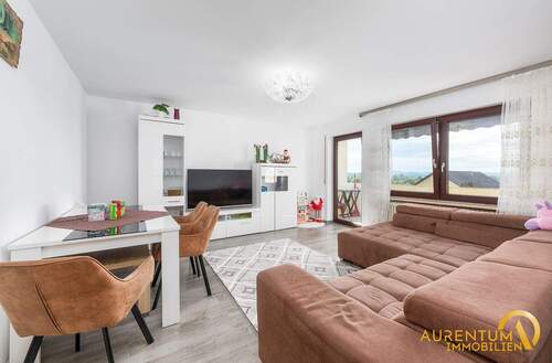 Wohnzimmer - Gepflegte 2-Zimmer-Wohnung mit Südbalkon und Aufzug - sofort verfügbar in Abensberg