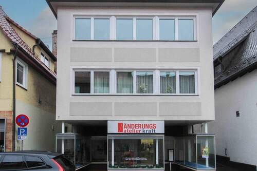 Außenansicht vorne - Attraktives Wohn- und Geschäftshaus in zentraler Lage von Pfullingen