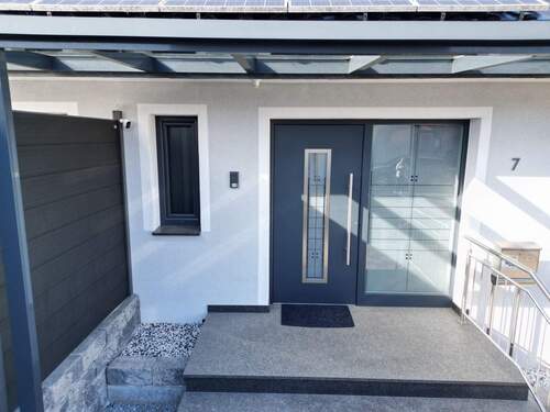 Hauseingang - 4 Zimmer Mehrfamilienhaus, Wohnhaus zum Kaufen in Bad Wünnenberg