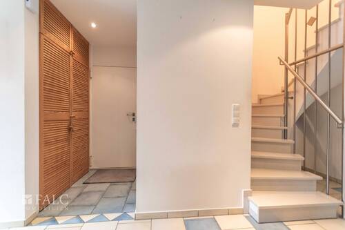 Garagenzugang u. Treppe - 