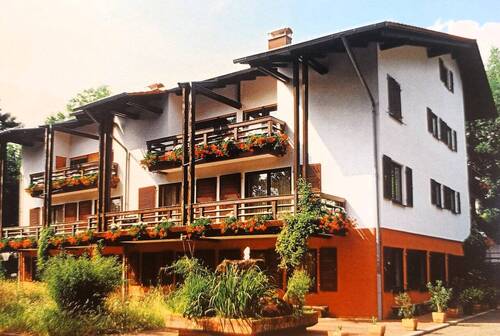 Bild 1 - Gepflegtes HotelApartmenthausGästehaus zu verkaufen (aktuell vermietet für EUR 5.000,00)