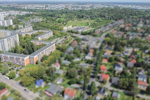 Unmittelbarer Nähe zu den Gärten der Welt - Baugrundstück mit Altbestand in ruhiger Lage - 537 m² Citynah in Berlin-Marzahn