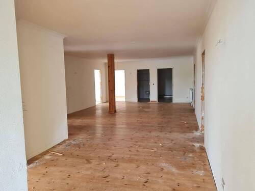 In der separaten Betreiberwohnung im Dachgeschoss - 