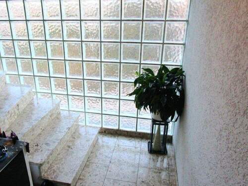 Treppenhaus - 9 Zimmer Mehrfamilienhaus, Wohnhaus in Altdorf