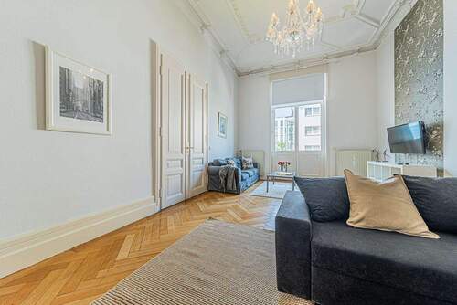 Wohnen - Etagenwohnung mit 160,00 m&sup2; in Frankfurt am Main zur Miete