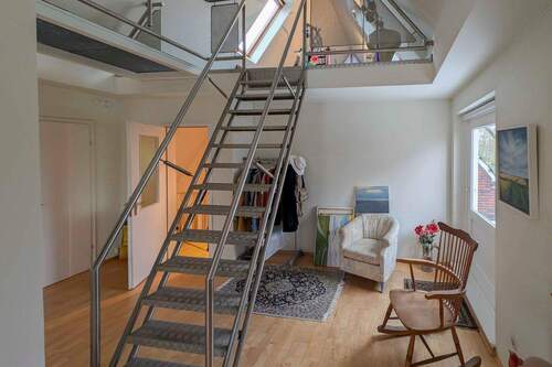 Wohnzimmer OG (2) - 5 Zimmer Einfamilienhaus zum Kaufen in Emden