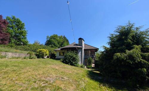 Hausansicht Garten - Freistehendes Einfamilienhaus in Traumlage am Waldrand - provisionsfrei.