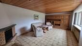 großzügiges Wohnzimmer - 