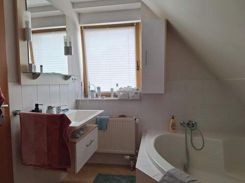 Vermietete Whg. im DG, Vollbad, Ansicht II - 