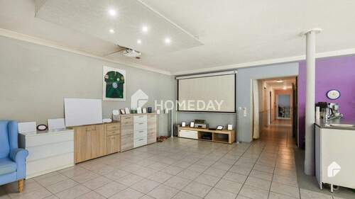 Wohnzimmer 1 - Charmantes Mehrfamilienhaus mit 5 Wohneinheiten und viel Potential in Oebisfelde-Breitenrode