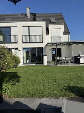 Bild 2 - 7 Zimmer Doppelhaushälfte zum Kaufen in Neu-Isenburg