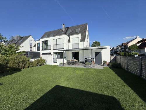 Bild 3 - 7 Zimmer Doppelhaushälfte in Neu-Isenburg