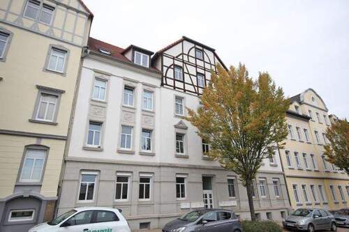 Hausansicht - Energetisch und frisch sanierte 4-Raum-Wohnung in ruhiger Lage von Döbeln (WE009)