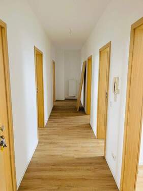 Flur - 4 Zimmer Etagenwohnung zur Miete in Döbeln