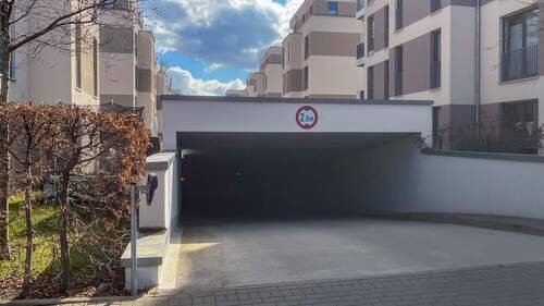 Tiefgarageneinfahrt - 