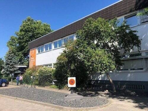 Bürogebäude Carl-Zeiss-Str. 9 - Klein aber fein - Büro (H) im EG, 14m², Designboden, Glasfaser ! Beste Verkehrsanbindung