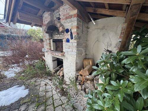 Holzbackofen im Garten - 