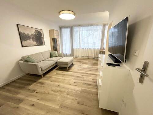 Wohnzimmer2 - 1 Zimmer Etagenwohnung zur Miete in München