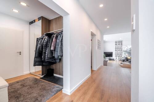 Einladendes Entrée - 3 Zimmer Doppelhaushälfte in Schmitten