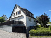 Frontbild - Charakterhaus mit 8 Zimmern, Doppelgarage und Potenzial für Studentenwohnung oder Homeoffice