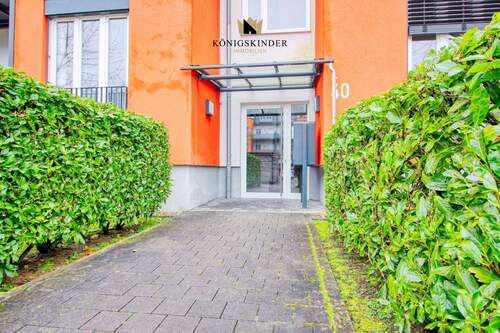 gepflegter Eingangsbereich - 2 Zimmer Etagenwohnung zum Kaufen in Lahr/Schwarzwald