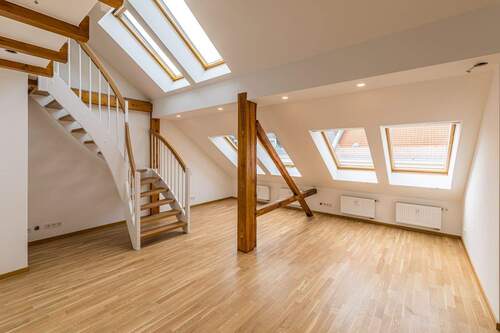 Wohnzimmer - Wohnen mit Weitblick - 3-Zimmer-Dachgeschoss mit Galerie