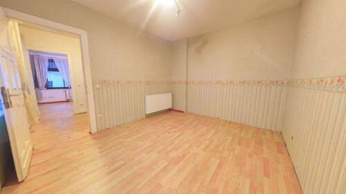 EG: Arbeits- oder Wohnzimmer - 