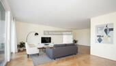 Wohnzimmer - 4 Zimmer Etagenwohnung zum Kaufen in Langen