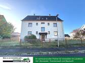 Titelbild - Sanierungsbedürftiges Mehrfamilienhaus in guter Lage