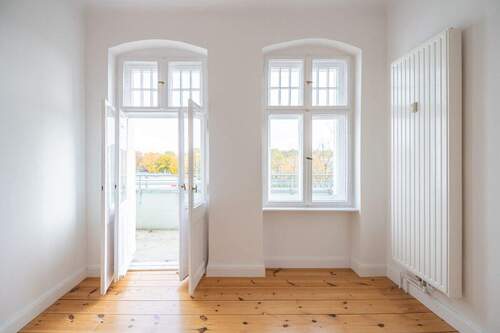 Best_Place_Gerichtstrasse_84_WE15_Zimmer1-3 - Sonnig & bezugsfrei: Weitläufige 3-Zimmer-Gründerzeitwohnung mit Balkon & Loggia - Nähe Humboldthain