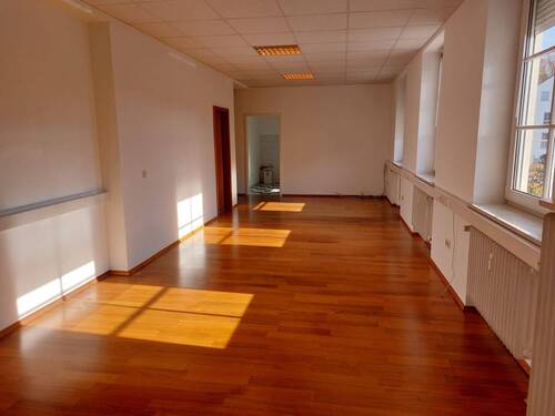Hauptraum Bild 2 - 3 Zimmer Büro zur Miete in Eggenfelden